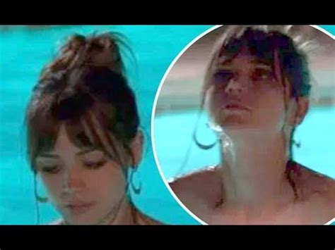 ana de armas nips|Ana De Armas goes topless in racy scenes from her。